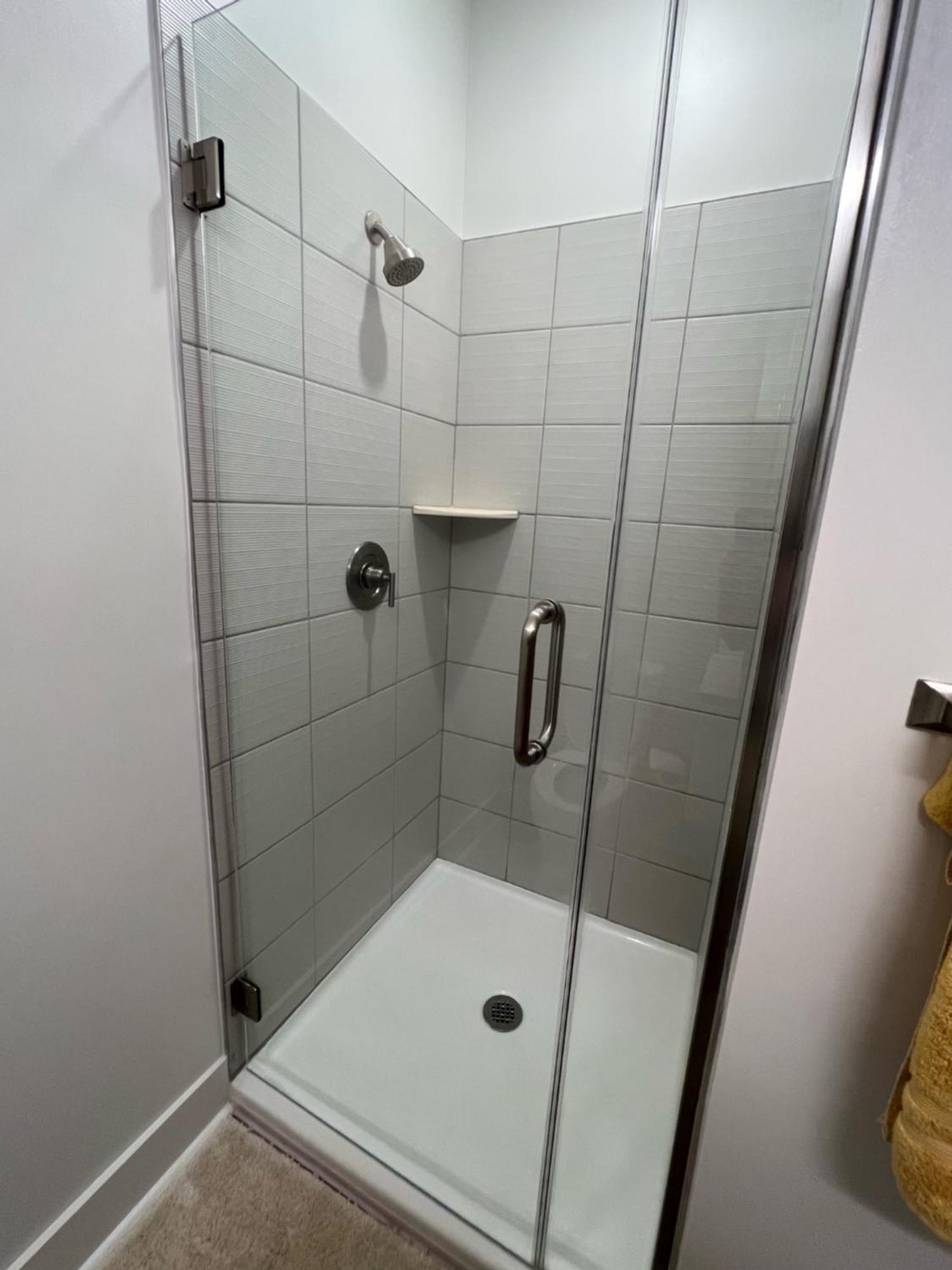 Studio Apartment, Queen Bed, Wifi, Kitchen, Washer & Dryer In 샬럿 외부 사진